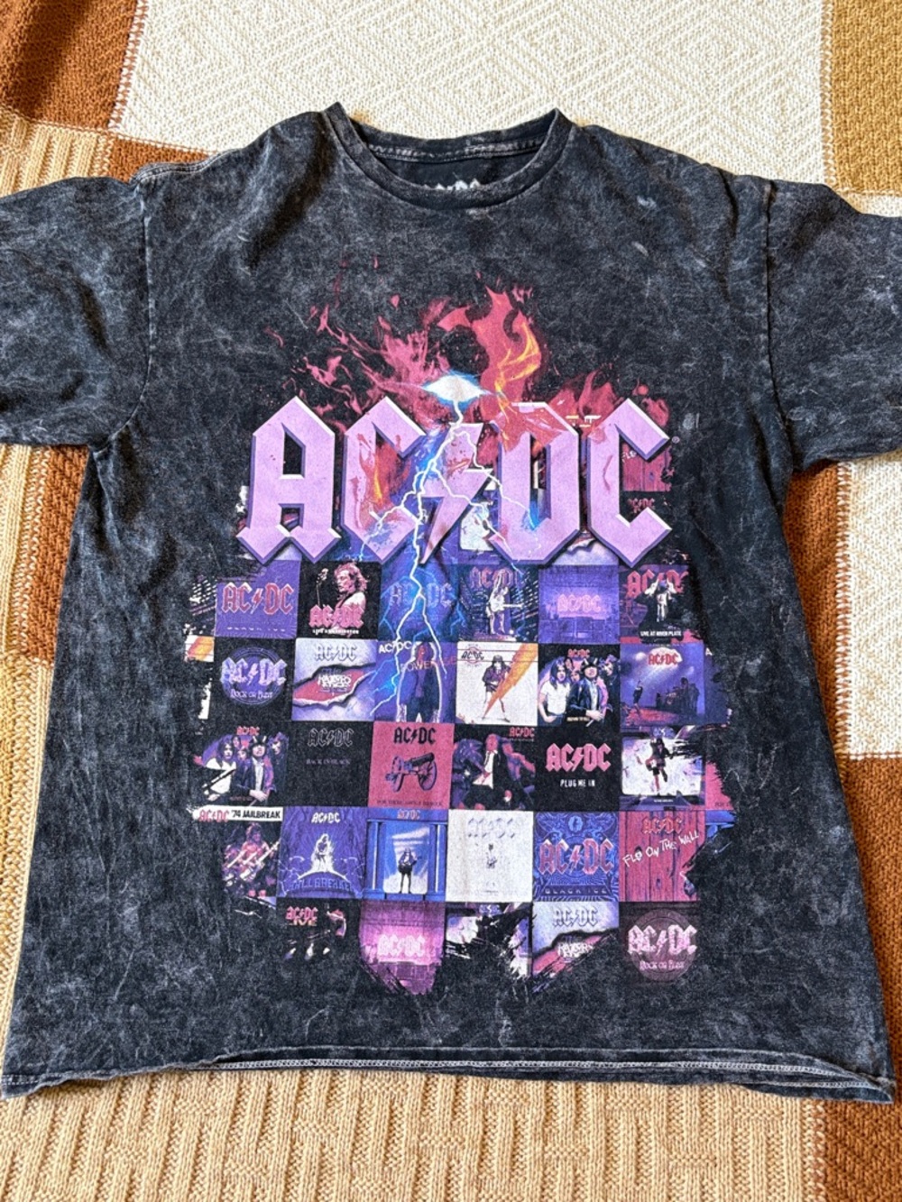 AC/DC Rock Band T-Shirt with 20+Logos Album Covers Sz M stonewashed black/gray